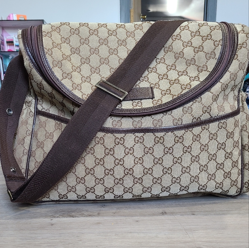 Authentic Gucci crossbody baby bag - Picture 2 of 7